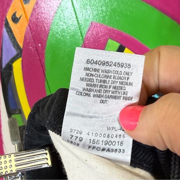 Levi's Black Flare Wide Leg Corduroy Jeans. Size 12 Medium. Excellent condition! - Picture 7 of 7